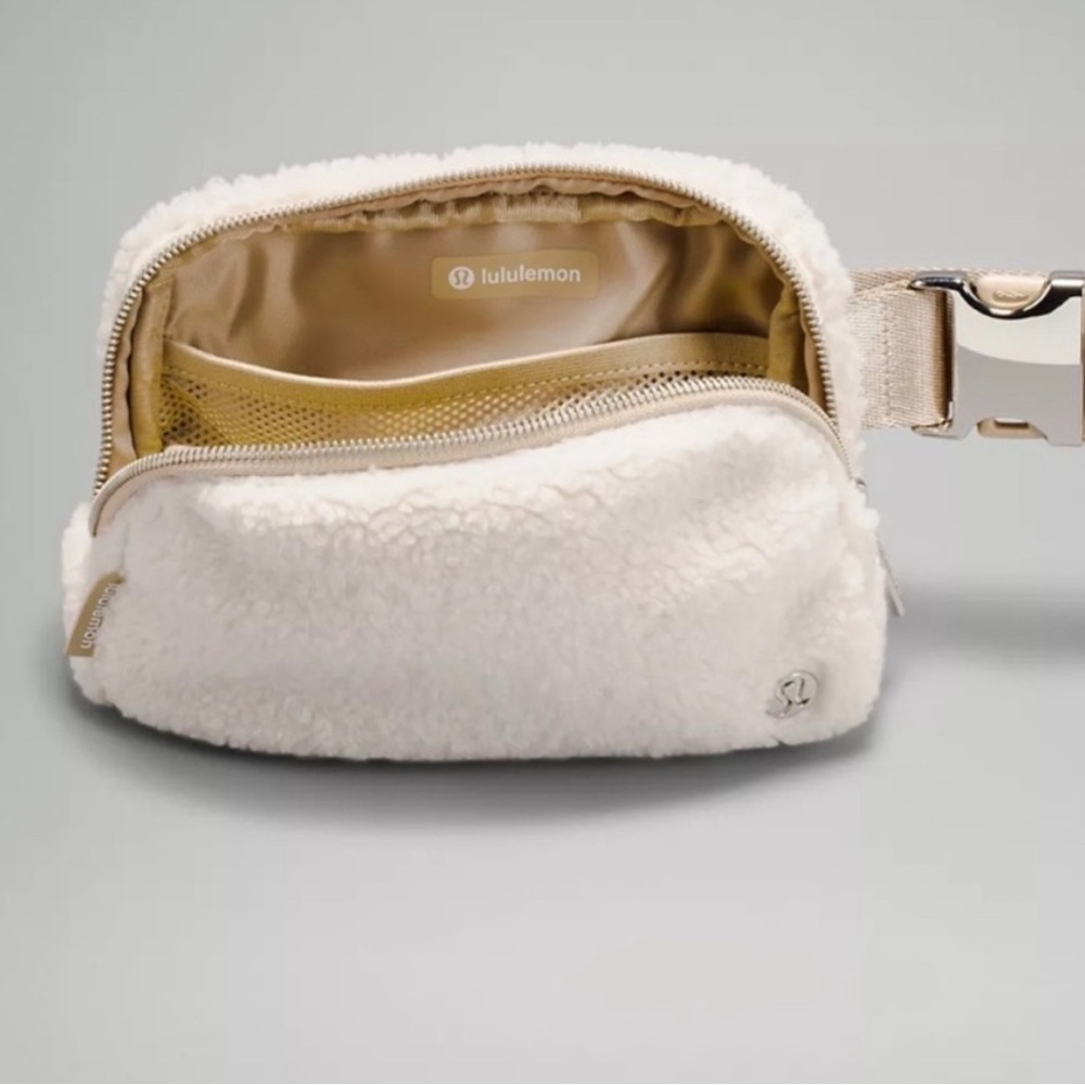 Lululemon White Sherpa Fanny Pack